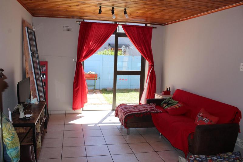 2 Bedroom Property for Sale in Goodwood Estate Western Cape
